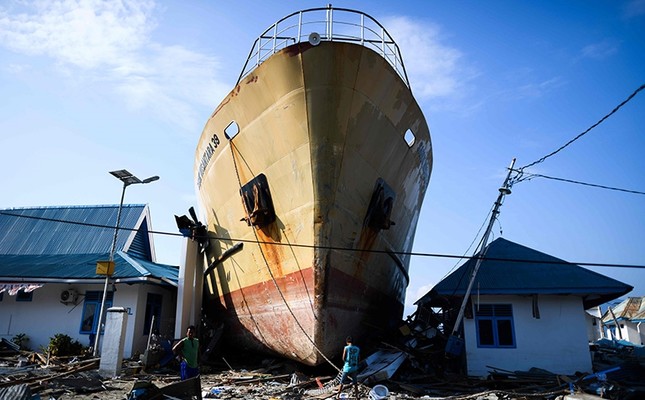 Natural disasters killed 4,211 people in Indonesia in past year - Daily