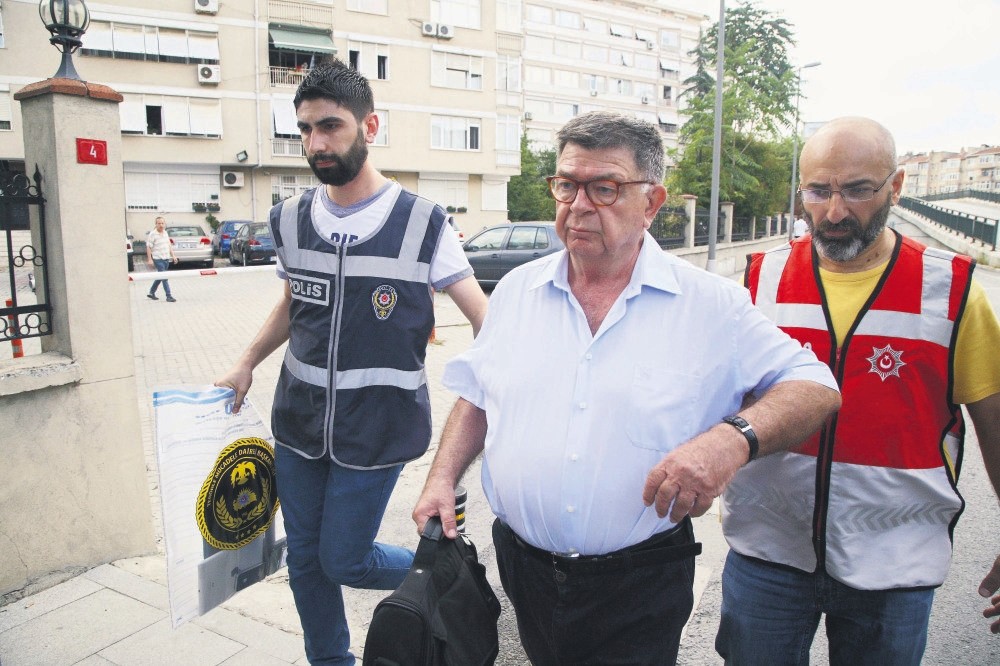 Former Zaman columnist u015eahin Alpay told an Istanbul court that he had no idea FETu00d6 was involved in anything illegal before last year's coup attempt.