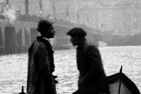 One of Ara Gu00fcleru2019s photographs taken in Istanbulu2019s Karaku00f6y district.