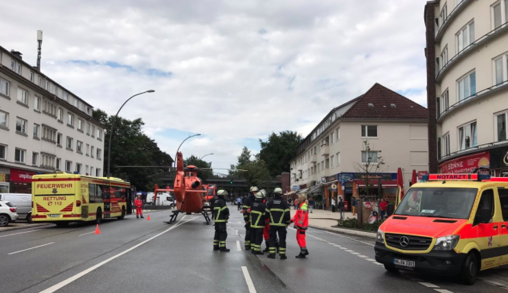 1 killed, 4 wounded after knife attack at Hamburg supermarket | Daily Sabah