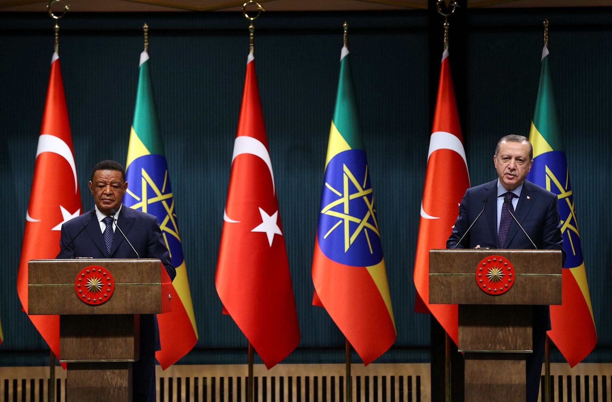 President Recep Tayyip Erdou011fan (R) and Ethiopian President Mulatu Teshome Wirtu (L) speak during a press conference in Ankara, Turkey on February 7, 2017. (AA Photo)