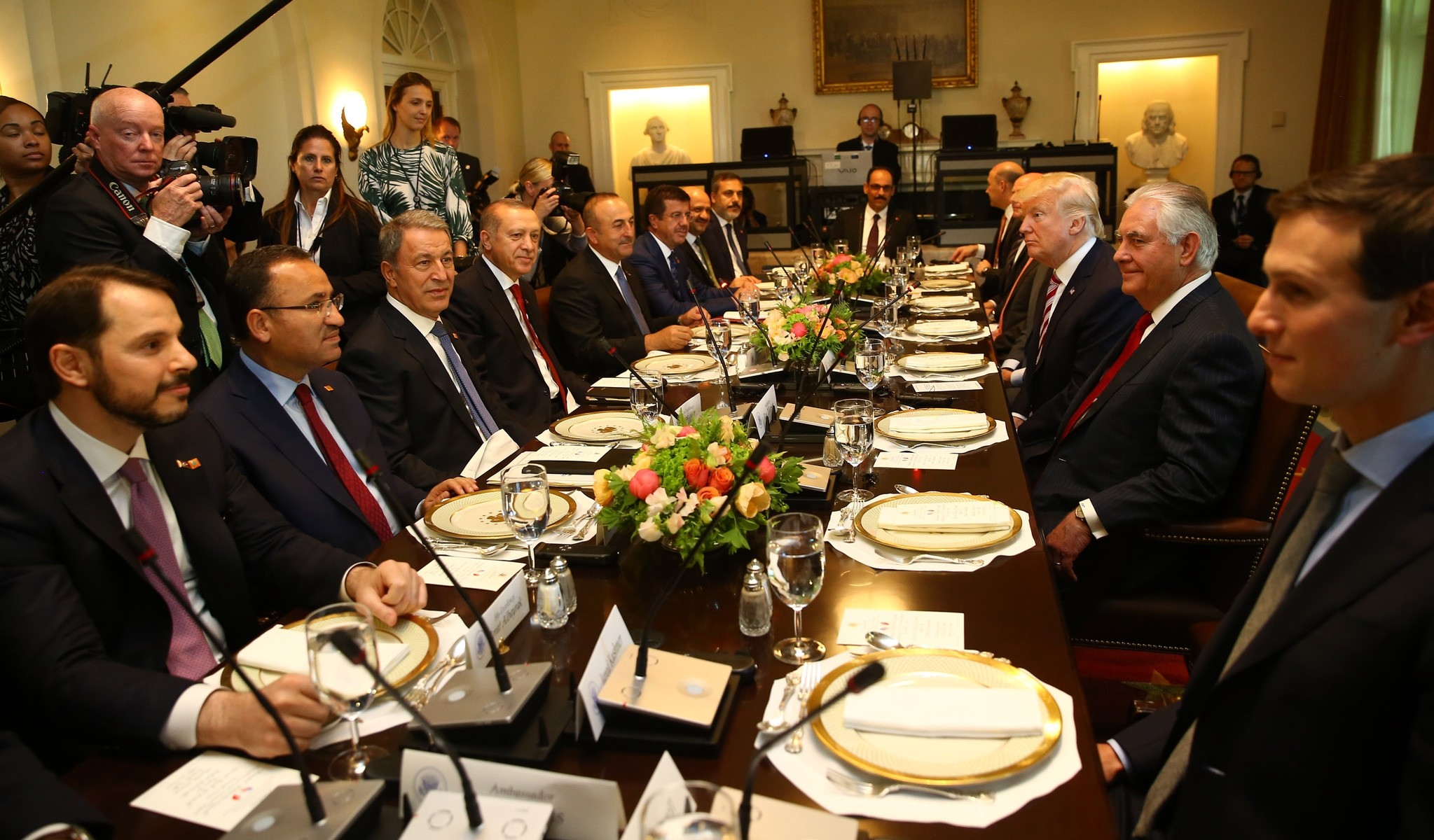 Presidents Recep Tayyip Erdou011fan, Donald Trump and their delegations prepare to have lunch in the Cabinet Room of the White House in Washington, May 16. 
