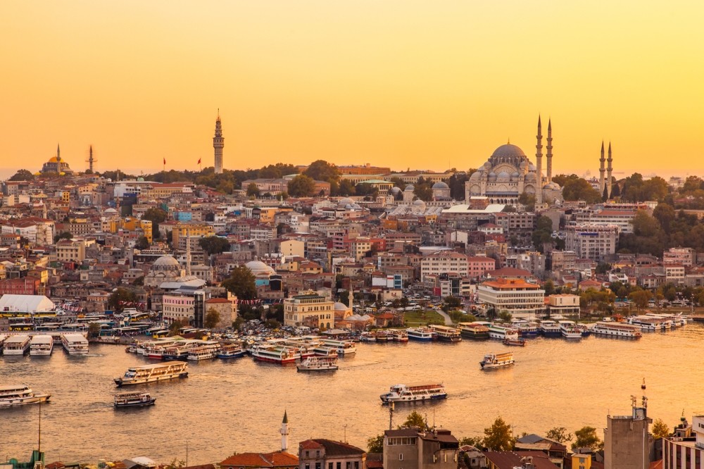 ON FOOT TO THE GOLDEN HORN ON FOOT TO THE GOLDEN HORN
