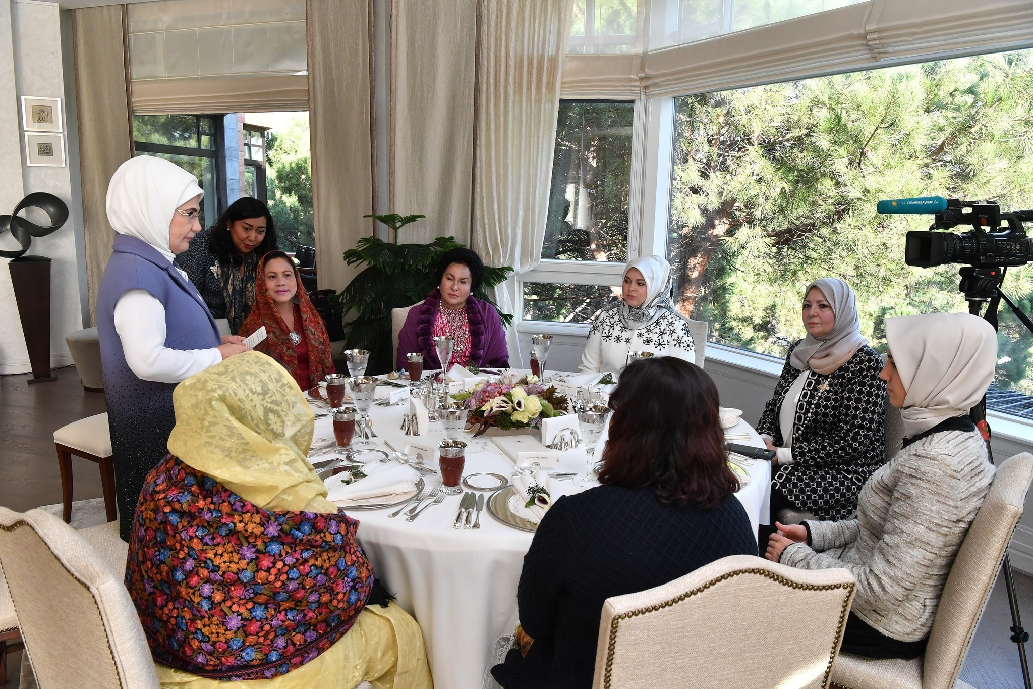 First lady hosts luncheon for wives of OIC leaders in Istanbul