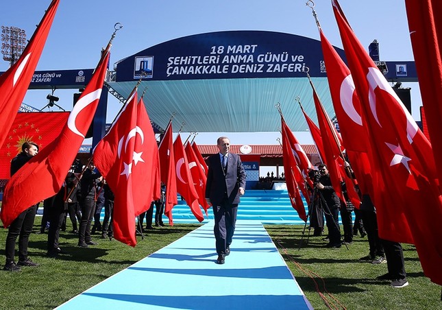 1915 Çanakkale Bridge crowns 102th anniversary of Gallipoli naval victory