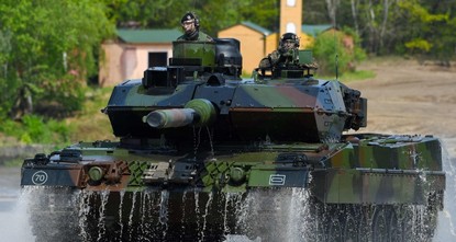 ألمانيا توافق على منح أوكرانيا دبابات ليوبارد المتطورة