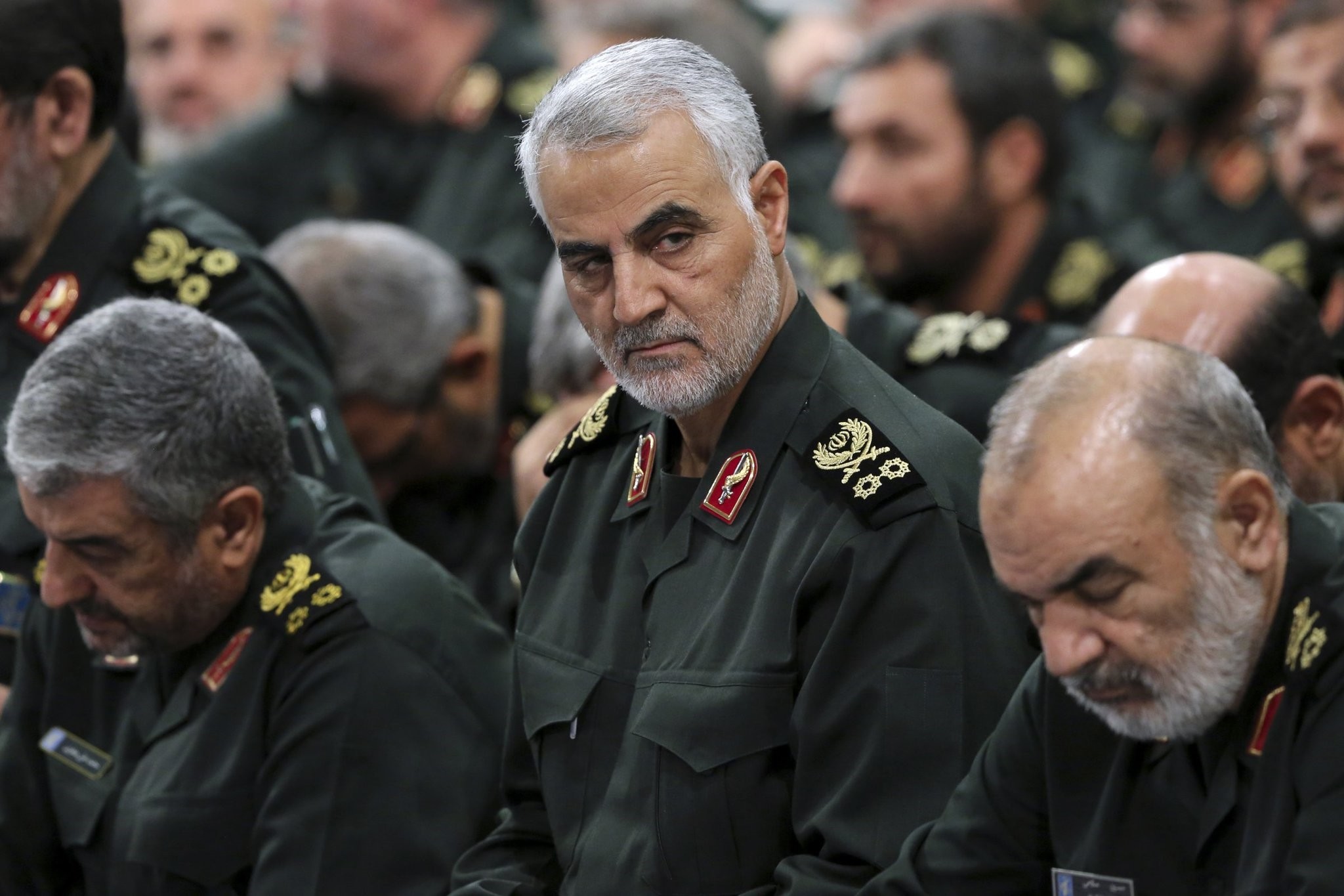 Revolutionary Guard Gen. Qassem Soleimani, center, attends a meeting with Supreme Leader Ayatollah Ali Khamenei and IRGC commanders in Tehran, September 18, 2016. (AP Photo)