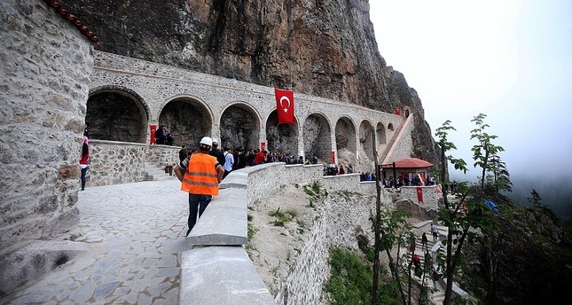 دير سوميلا التاريخي يستقبل السياح مجدداً بطرابزون التركية
