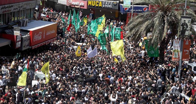 مئات الفلسطينيين يشيعون جثامين 3 فلسطينيين قتلهم جيش الاحتلال الإسرائيلي شمالي الضفة الغربية 4-5-2023 صورة: الأناضول