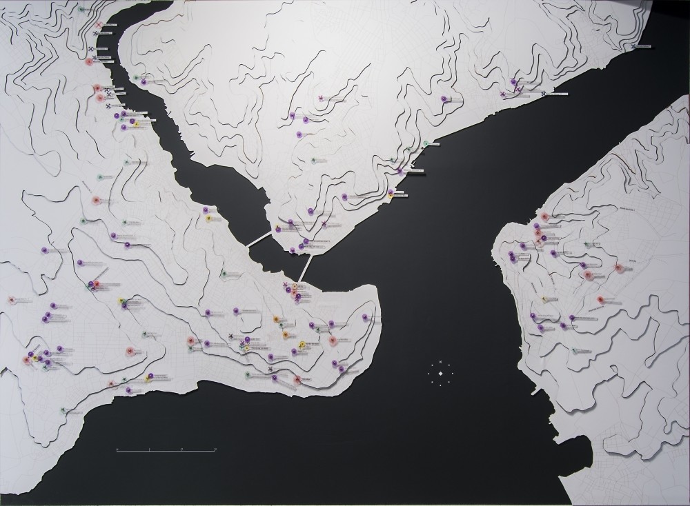 Installed as a city map, this study enables an examination of the role women patrons played in Istanbulu2019s urbanization from 15th to 20th century. 