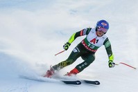 Mikaela Shiffrin competes in the women's Super-G, Bansko, Jan. 26, 2020. (AFP Photo) 