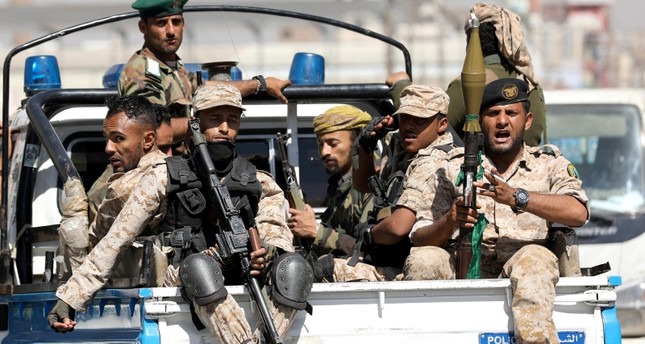 مقاتلون من جماعة الحوثي من الأرشيف