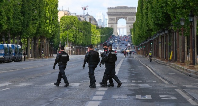 منع تظاهرات في باريس ضد عنف الشرطة