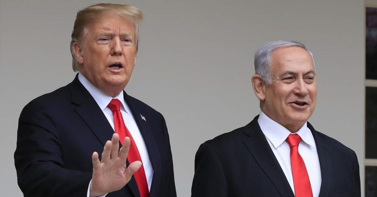 U.S. President Donald Trump welcomes visiting Israeli Prime Minister Benjamin Netanyahu to the White House, Washington, March 25, 2019. (AP Photo)