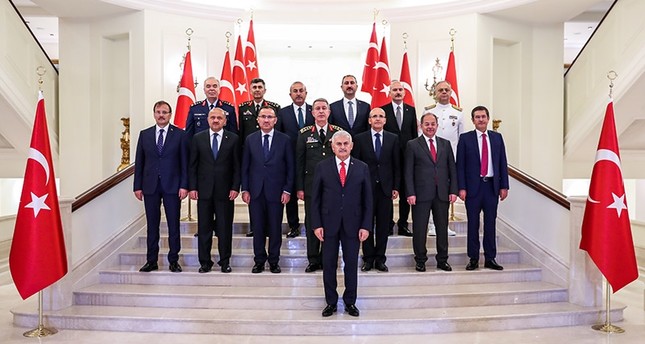 تغيير قادة القوات البرية والجوية والبحرية بالجيش التركي