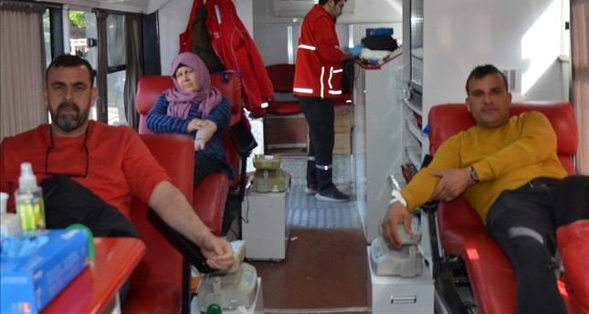 الجاليات والمنظمات العربية في تركيا تطلق حملة للتبرع بالدم لصالح المصابين جراء الزلزال المدمر الأناضول