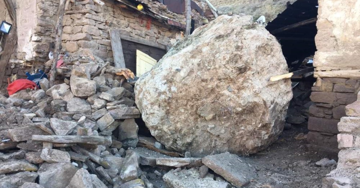 The 10-ton boulder that crashed into an outbuilding near a house in Konya, Feb. 19, 2020. (DHA Photo)