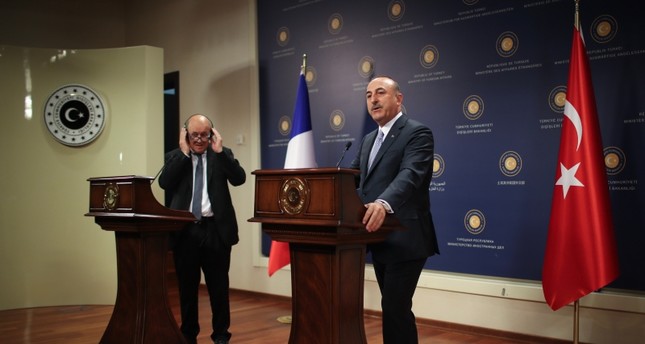 وزير الخارجية التركي في المؤتمر الصحفي المشترك مع نظيره الفرنسي الأناضول