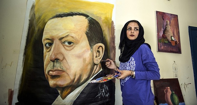فنانة فلسطينية ترسم لوحة بصورة الرئيس التركي رجب طيب أردوغان