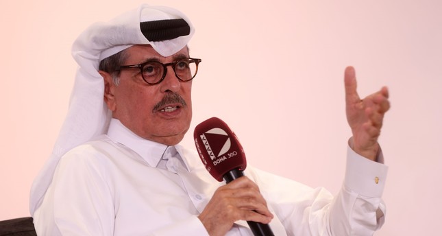 وزير الدولة ورئيس مكتبة قطر الدكتور حمد بن عبدالعزيز الكواري قنا