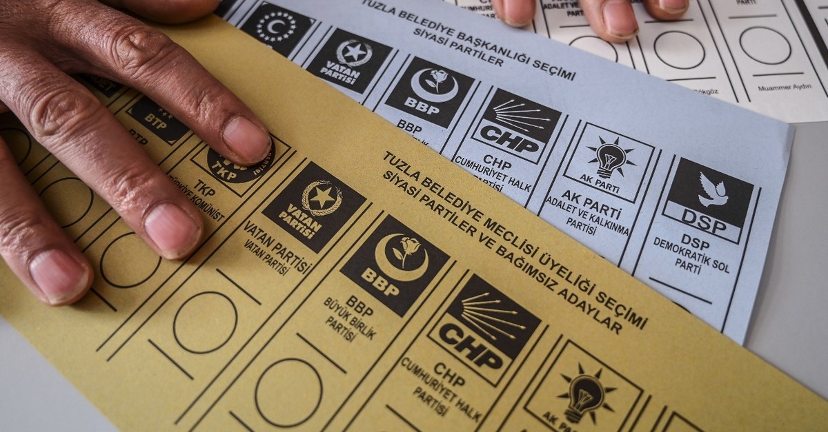 An election official prepares the ballots during local elections in Istanbul, March 31, 2019.