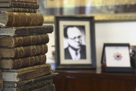 Cemil Meriu00e7u2019s library contains 11,500 books, and 300 of them have been granted to the Presidential Library.