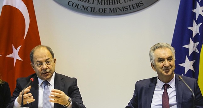 أكداغ وشاروفيتش في مجلس الوزراء البوسني الأناضول