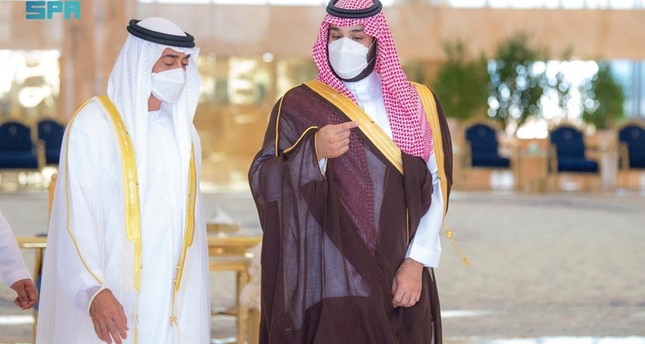 محمد بن سلمان مستقبلاً بن زايد في الرياض واس