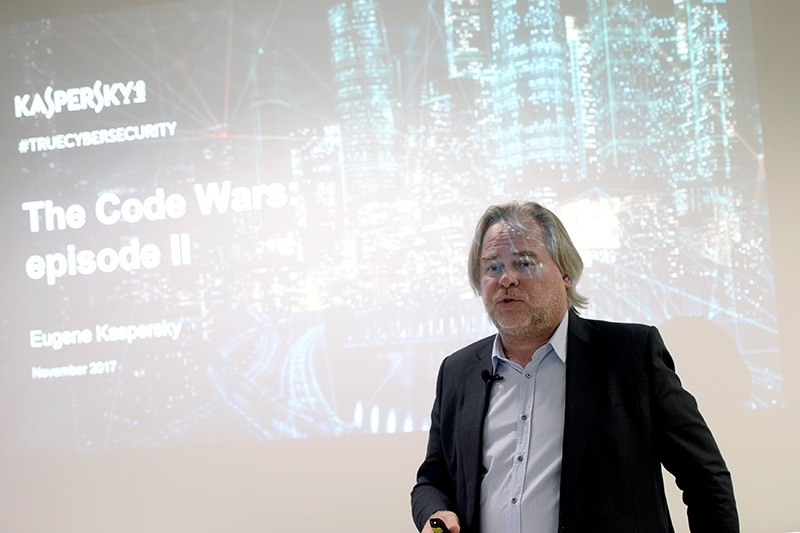 Eugene Kaspersky makes a presentation at a press conference in London, Britain November 28, 2017. (Reuters Photo)