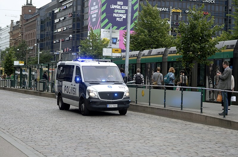 Finnish police patrol the streets, after stabbings in Turku, in Central Helsinki, Finland August 18, 2017. (Linda Manner via Reuters)