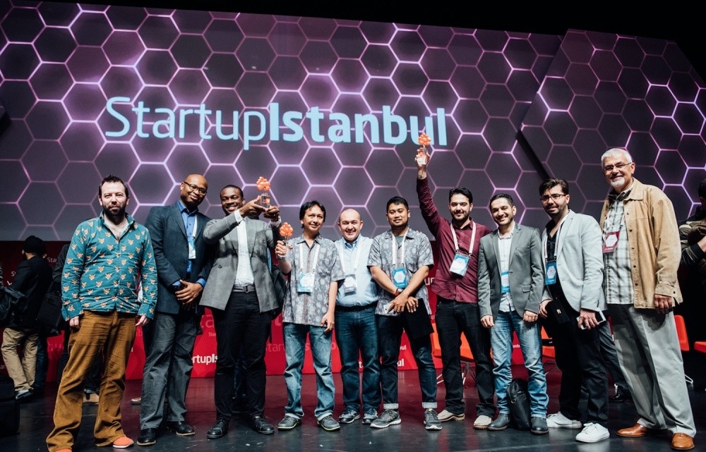 The Winners of Startup Istanbul pose for the cameras following the award ceremony, on Oct. 23.