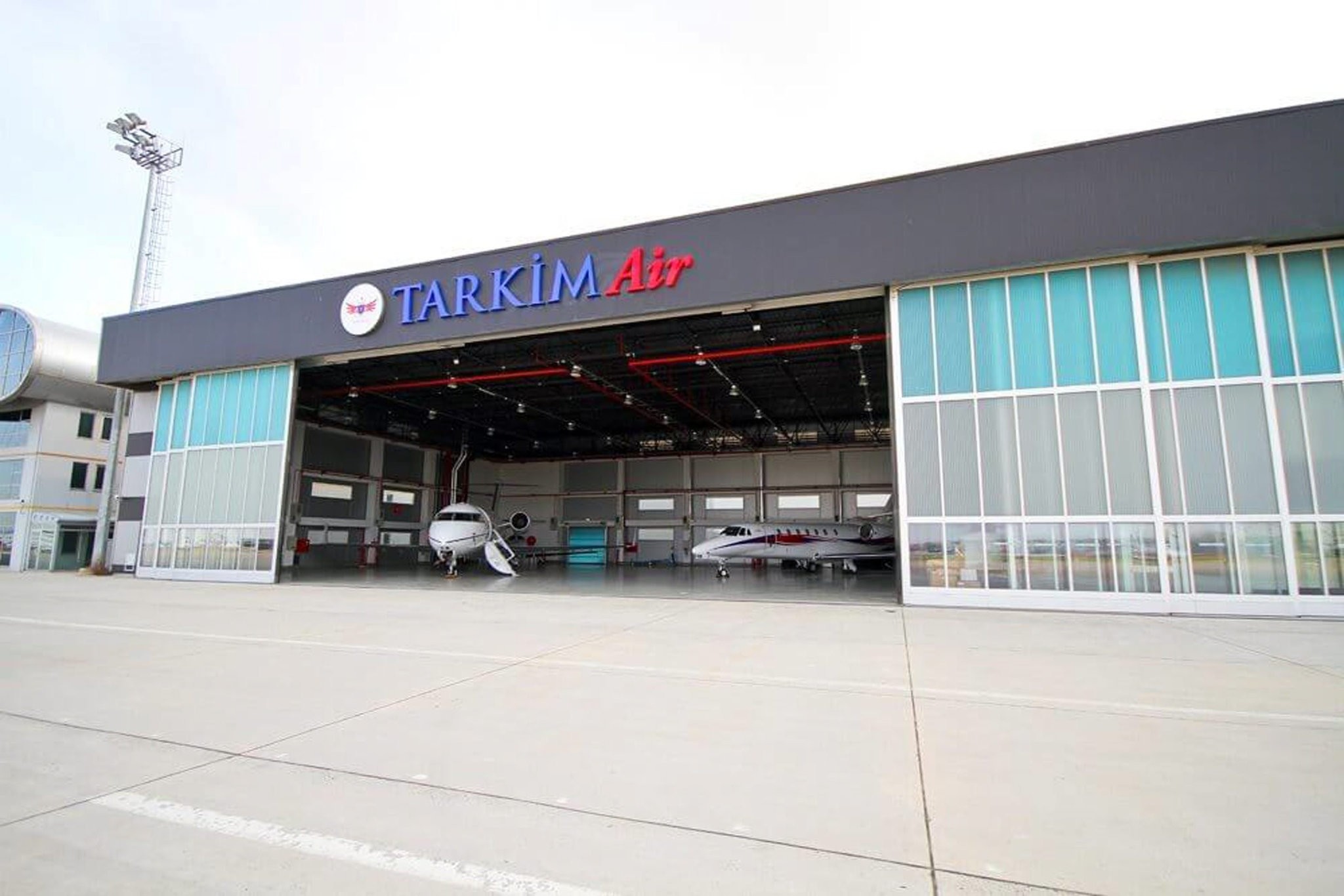 FETu00d6-linked businessman Faruk Bayu0131ndu0131r, who owned Tarkim Aviation with his brother, forged documents to escape from the country in a coffin. 