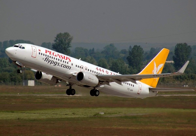 Pegasus Airlines flight makes emergency landing after e-cigarette catches on fire | Daily Sabah Pegasus Airlines flight makes emergency landing after e-cigarette catches on fire | Daily Sabah