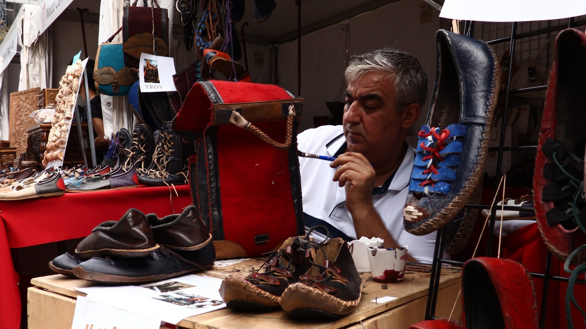 Kopar uses natural cotton yarn and beeswax. So, the shoes are waterproof and long-lasting.