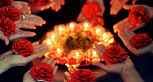 Untraditional makeup for traditional Turkish henna night - Daily Sabah