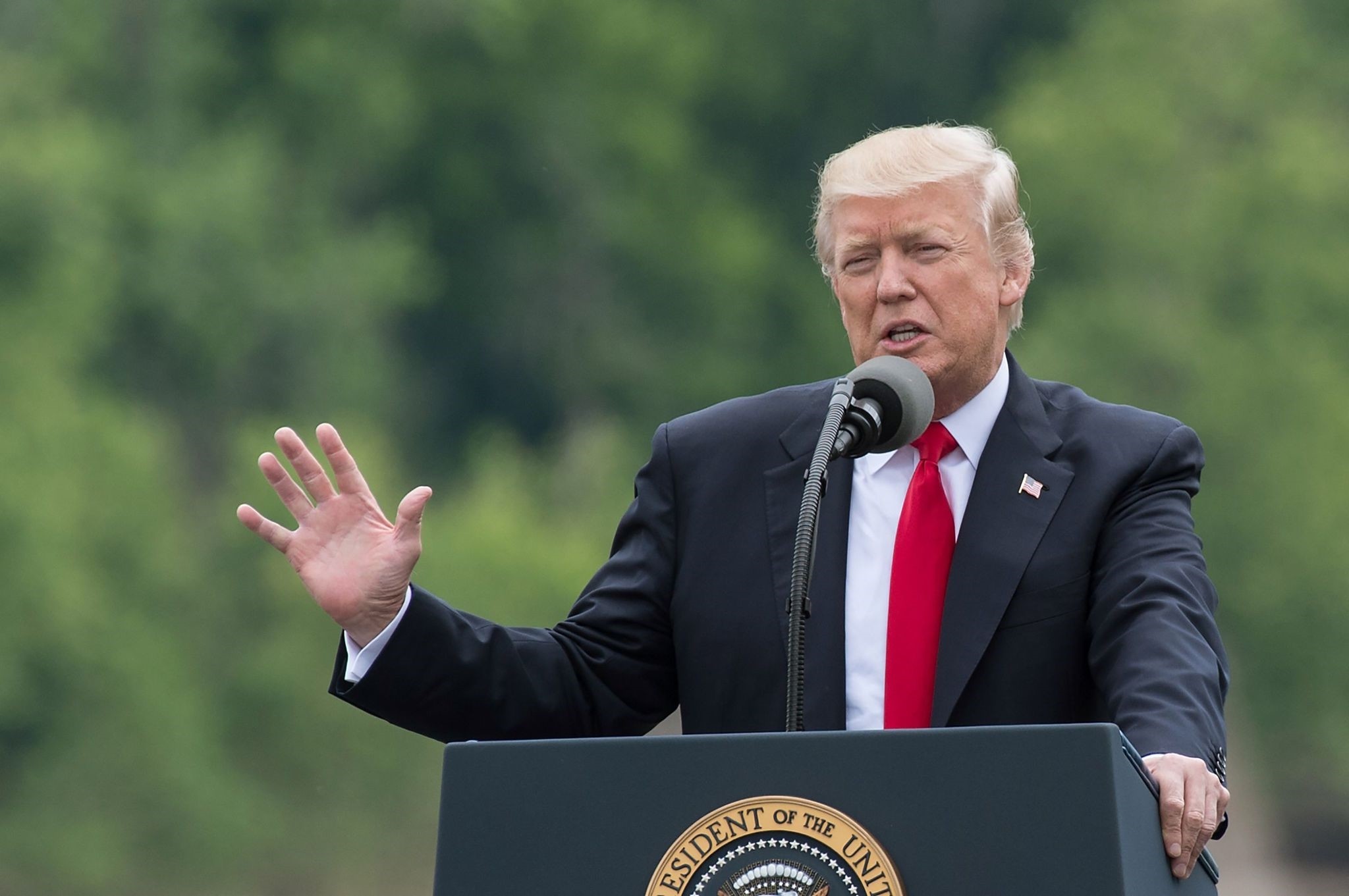 US President Donald Trump speaks in Cincinnati, Ohio, on June 7, 2017. Trump spoke about infrastructure and healthcare. (AFP Photo)