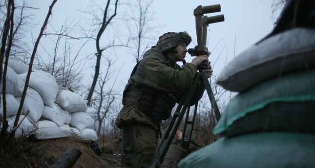 صورة أرشيفية لجندي أوكراني على الحدود مع الانفصاليين الأناضول