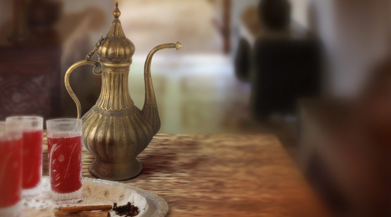 Sherbet and fruit compotes regularly accompanied Ottoman meals, especially during Ramadanu2019s iftar, fast-breaking meal. On hot summer days, sherbets were served to guests as refreshments.