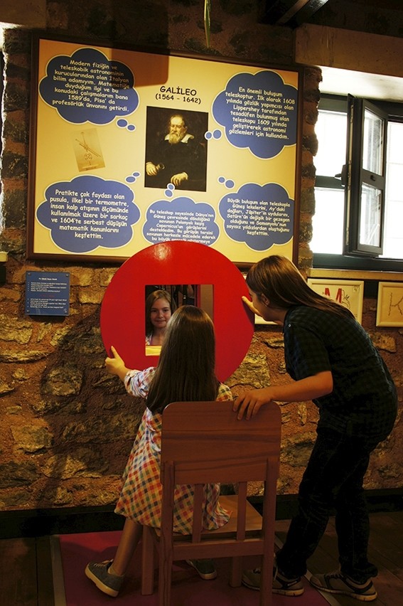 The workshops held by the Rahmi M. Kou00e7 Museum will both educate children and allow them to improve their creativity.