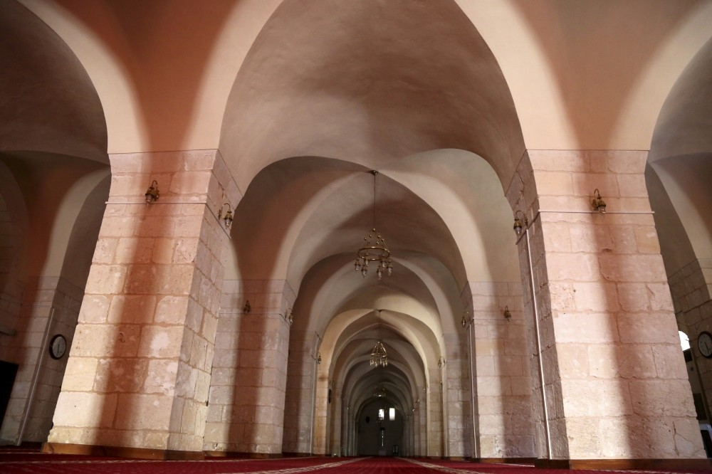 The mosque supposedly underwent four renovations and repairs. It still fascinates visitors and worshippers alike with its grand structure and enchanting architecture. 