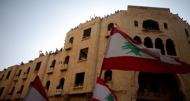 المصارف اللبنانيّة تبقي أبوابها مقفلة الاثنين بسبب الاحتجاجات