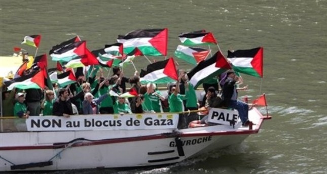 البحرية الإسرائيلية تطلق النار صوب مسيرة لقوارب تطالب بفك حصار غزة