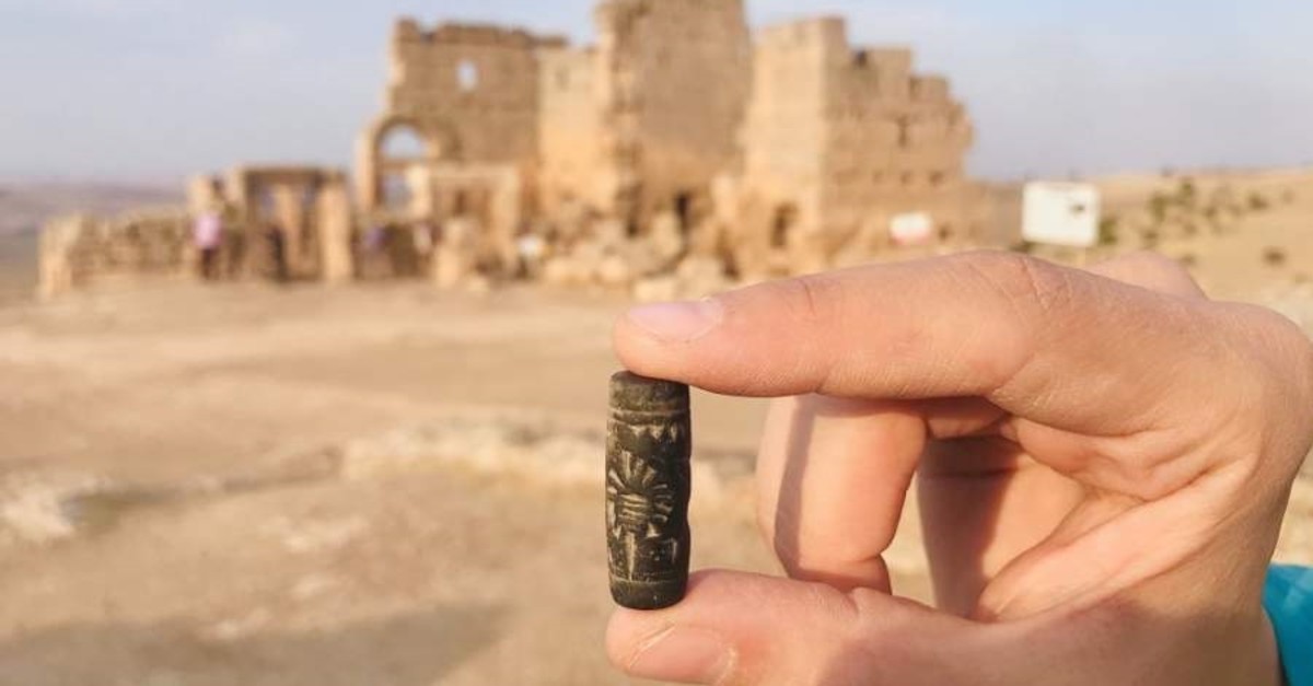 Archaeologists discovered a 3,000-year-old stamp dating back to the Assyrian era in southeastern Turkey's Diyarbaku0131r province. (AA Photo)