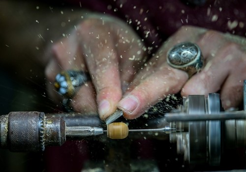 ØªØ±ØµÙØ¹ Ø§ÙØµØ¯Ù ÙÙÙØ´ Ø§ÙØ°Ùب.. ØØ±ÙØ© Ù
Ù
ÙØ²Ø© Ù٠إزÙ
ÙØ± ÙØªÙØ§Ø±Ø«ÙØ§ Ø§ÙØ£ØÙاد Ø¹Ù Ø§ÙØ£Ø¬Ø¯Ø§Ø¯