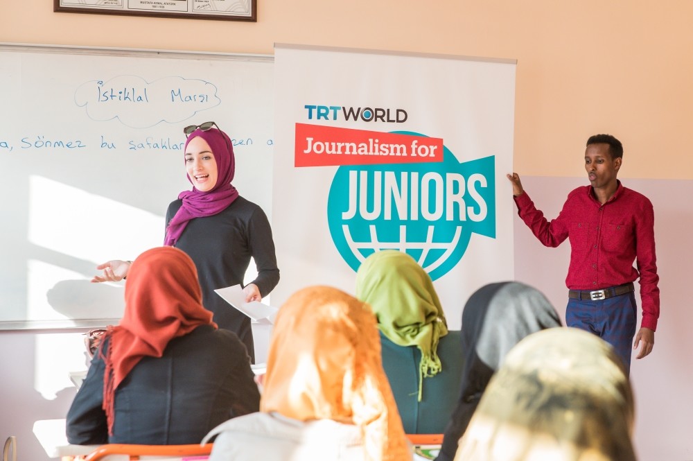TRT World employees train young Syrians on journalism in a program in Nizip refugee camp.