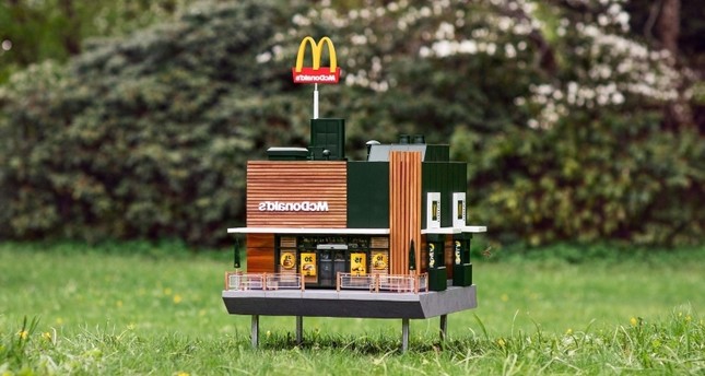 افتتاح أصغر ماكدونالدز في العالم بالسويد