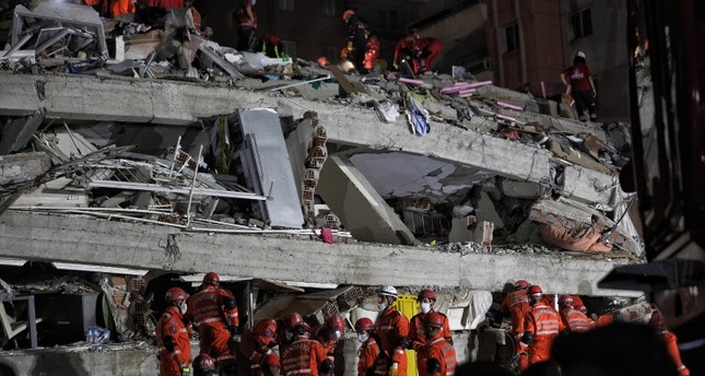 ارتفاع ضحايا زلزال إزمير إلى 51 بينهم حالة غرق