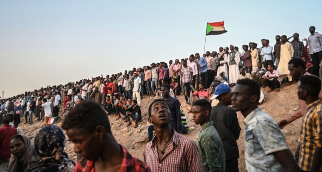 قادة احتجاجات السودان يعتزمون تشكيل مجالس مدنية انتقالية لإدارة البلاد