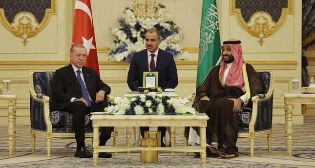 الرئيس التركي رجب طيب أردوغان يلتقي ولي العهد السعودي الأمير محمد بن سلمان في قصر السلام بمدينة جدة، 17-7-2023 صورة: الأناضول