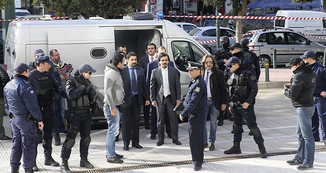 أمام المحكمة الإدارية العليا في اليونان خلال محاكمة الانقلابي التركي الأناضول